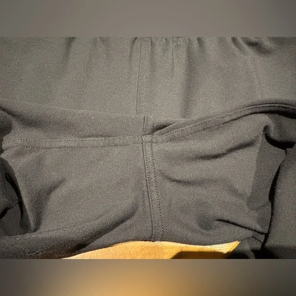 Lululemon Twisted & Tucked Pant 25" Black Size 4 - Picture 5 of 9